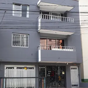  Habitación en casa particular Living Poblado Manila 301 F Individual